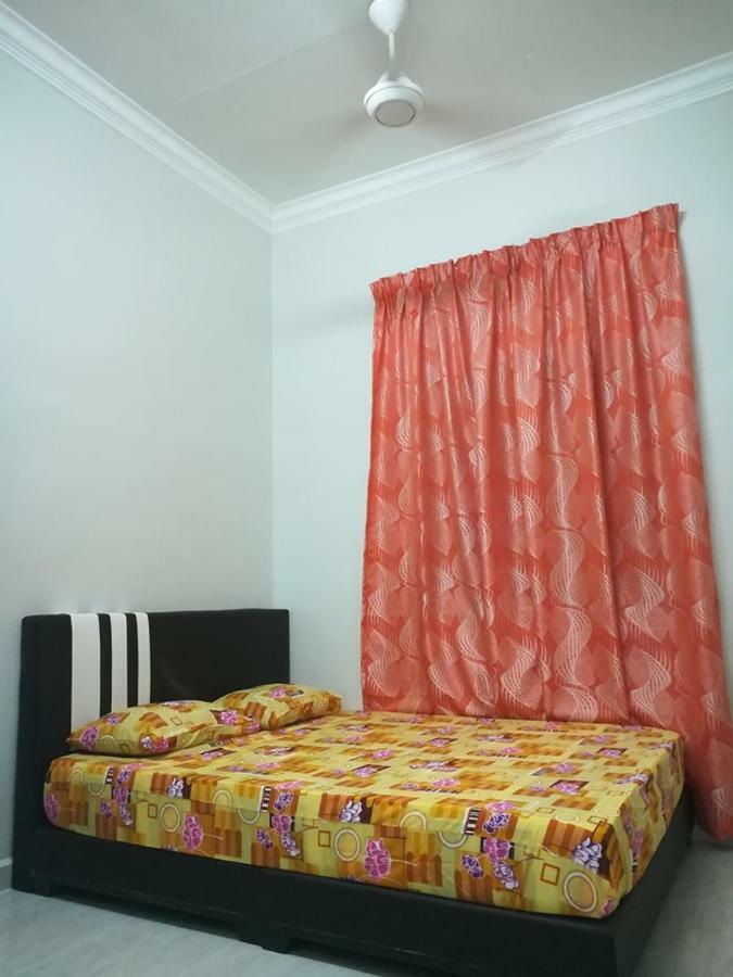 Homestay Damai Yusmila Kuala Terengganu Exterior foto