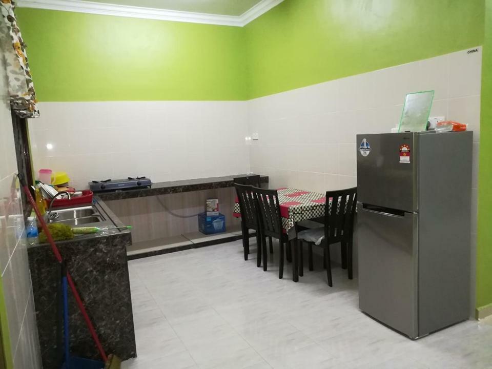 Homestay Damai Yusmila Kuala Terengganu Exterior foto